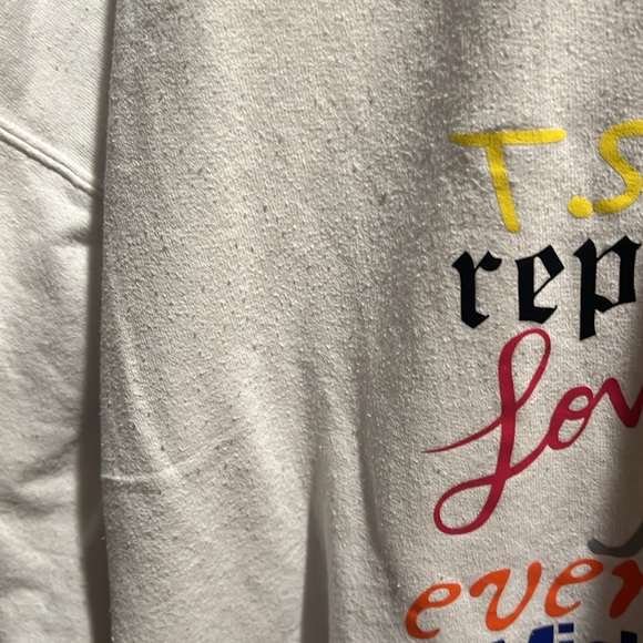 Taylor Swift Crew Neck - Picture 5 of 7